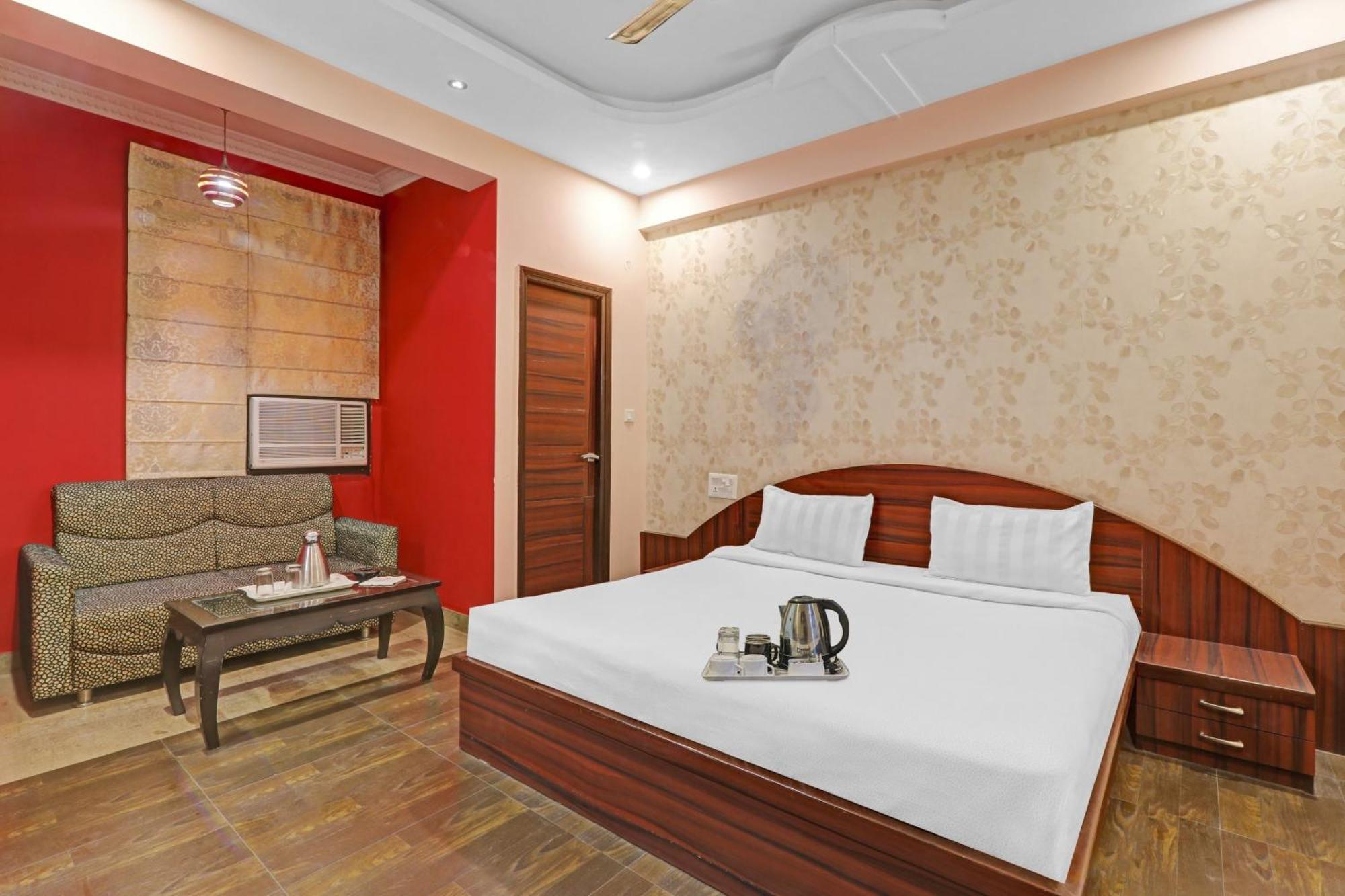 Super Capital O Townhouse Govinda Royal Hotel Kánpur Kültér fotó