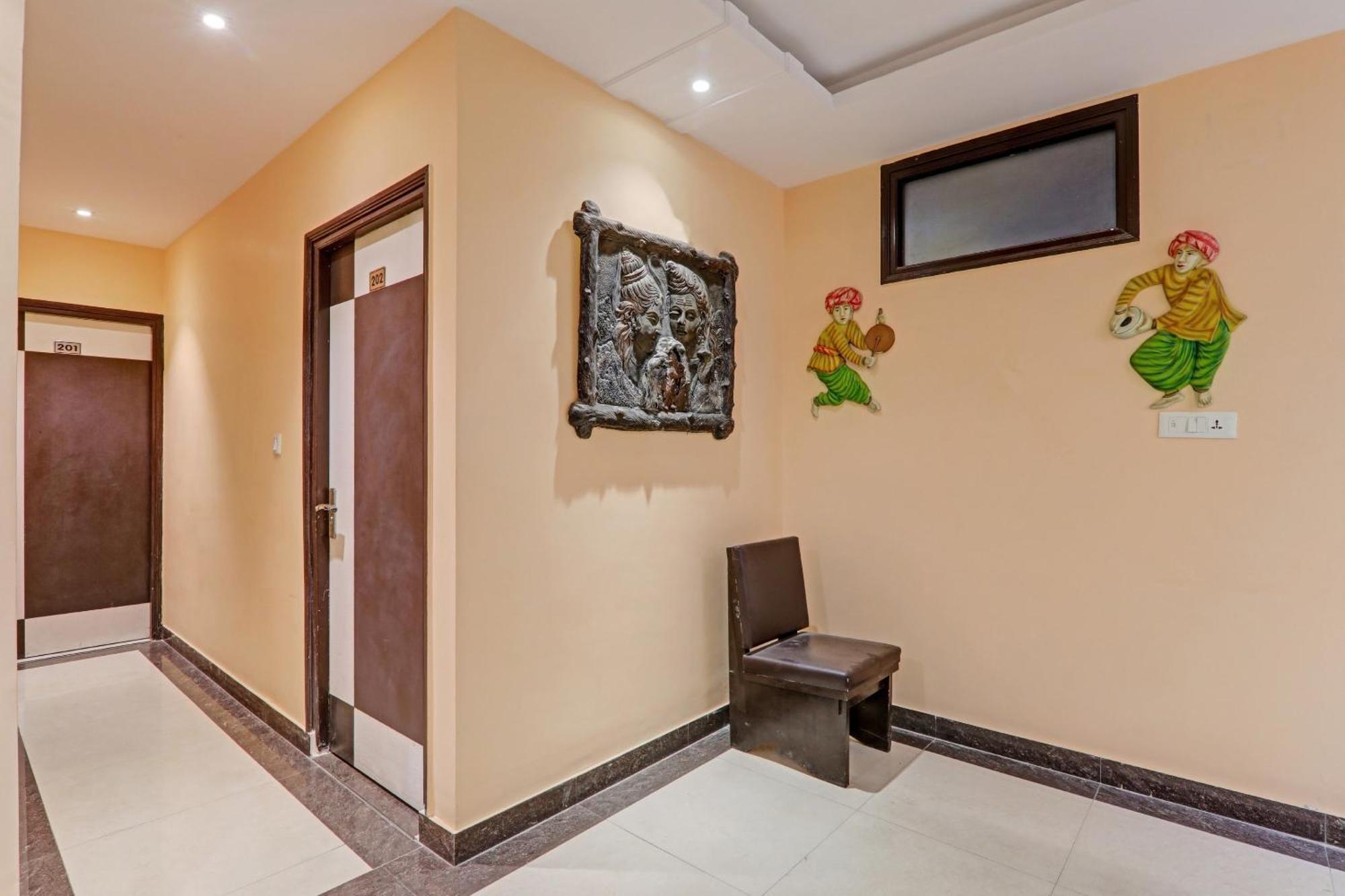 Super Capital O Townhouse Govinda Royal Hotel Kánpur Kültér fotó