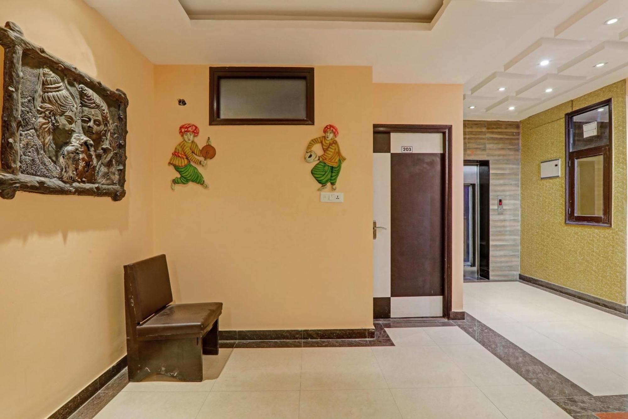 Super Capital O Townhouse Govinda Royal Hotel Kánpur Kültér fotó