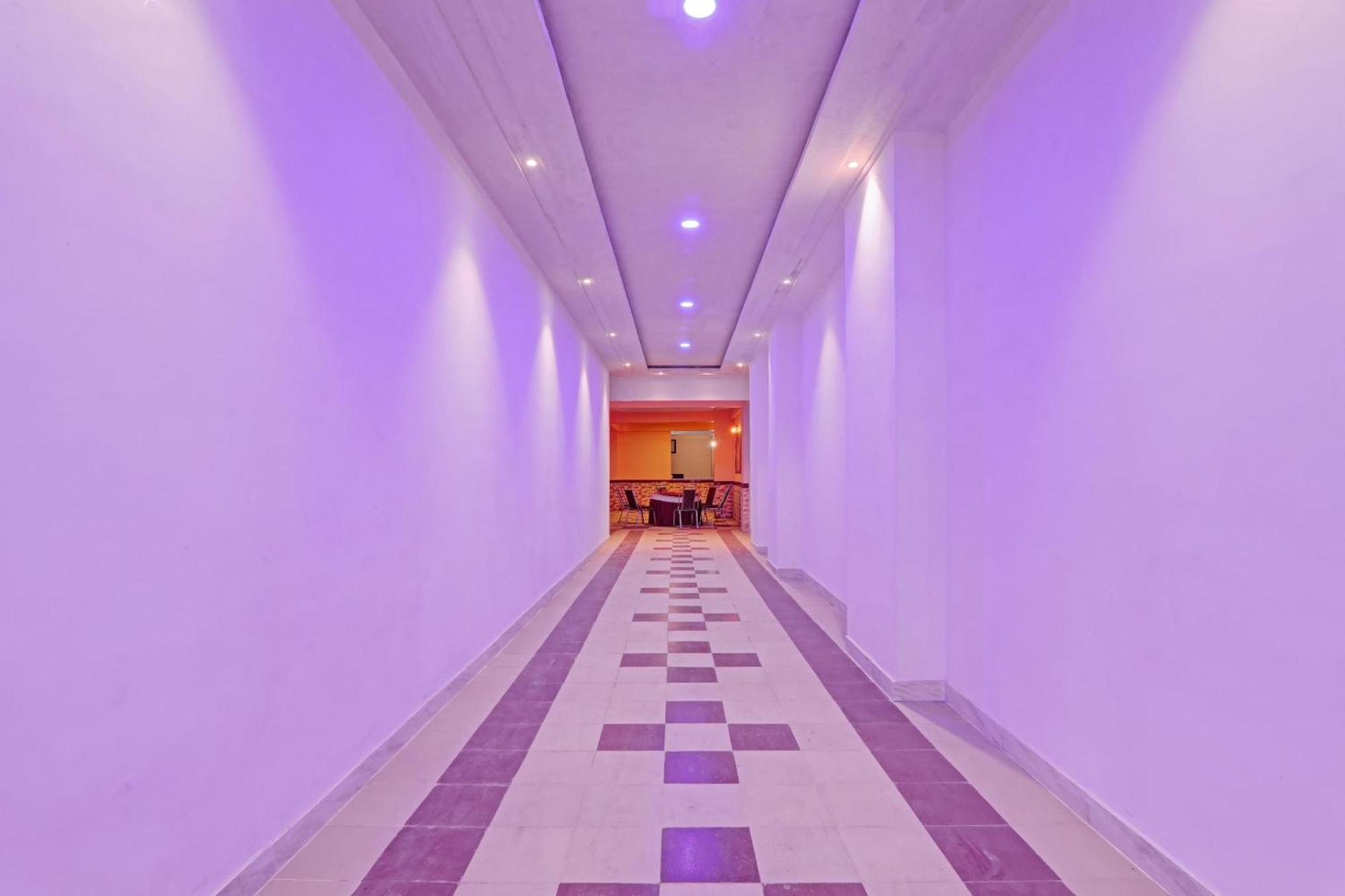 Super Capital O Townhouse Govinda Royal Hotel Kánpur Kültér fotó