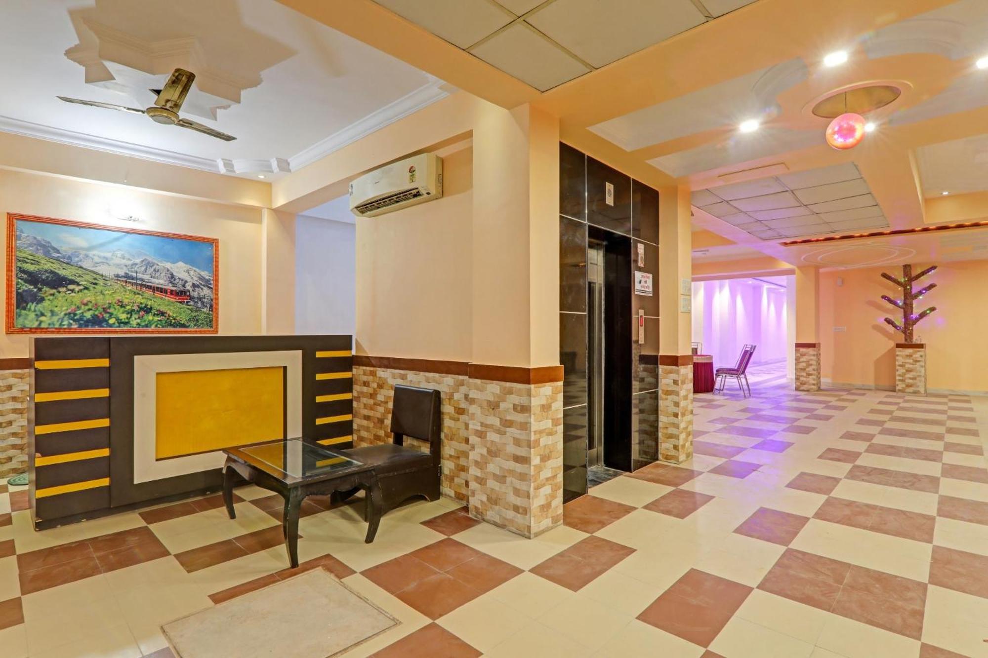 Super Capital O Townhouse Govinda Royal Hotel Kánpur Kültér fotó