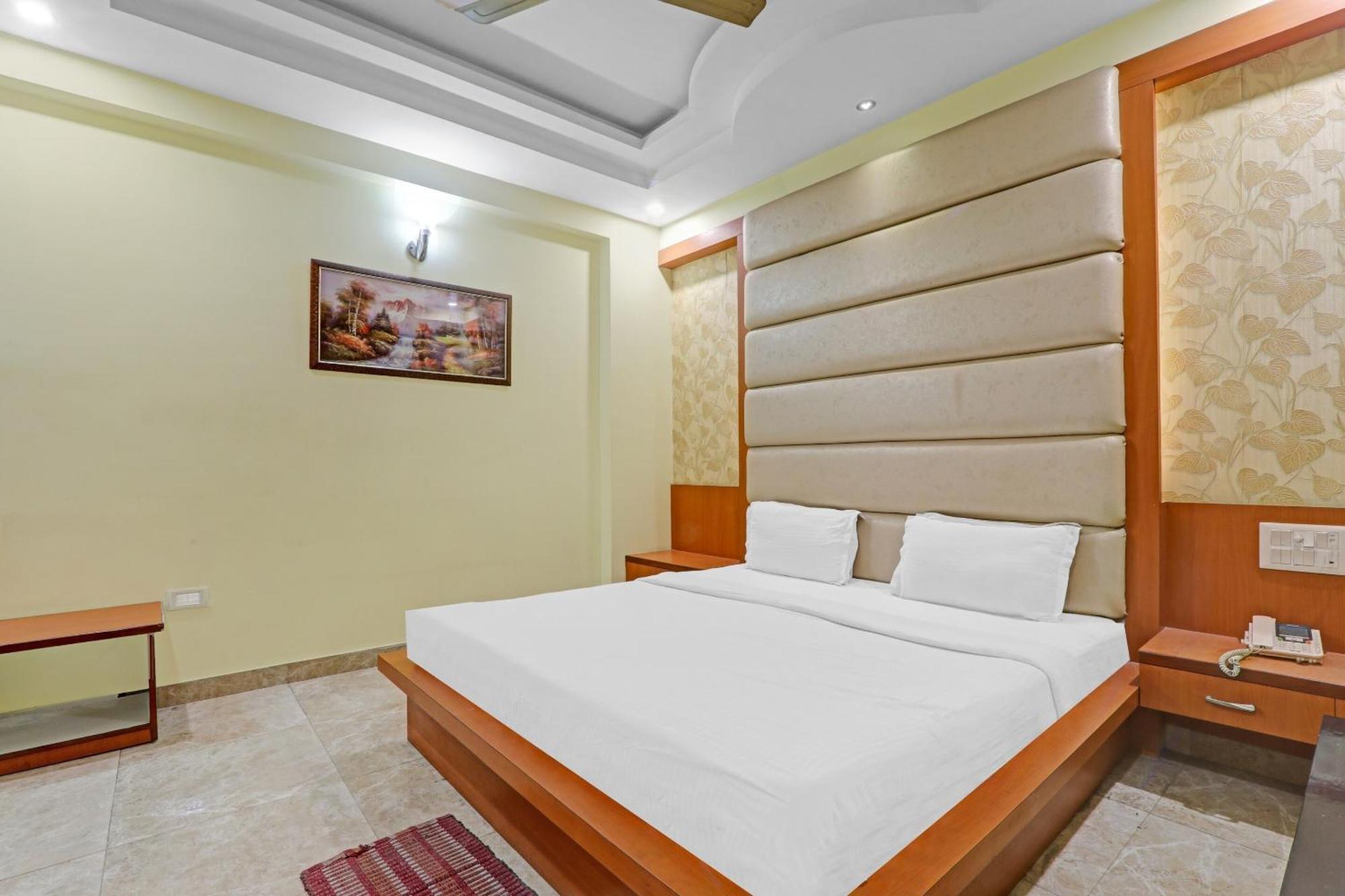 Super Capital O Townhouse Govinda Royal Hotel Kánpur Kültér fotó