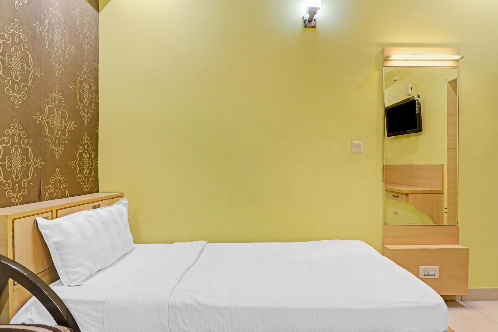 Super Capital O Townhouse Govinda Royal Hotel Kánpur Kültér fotó