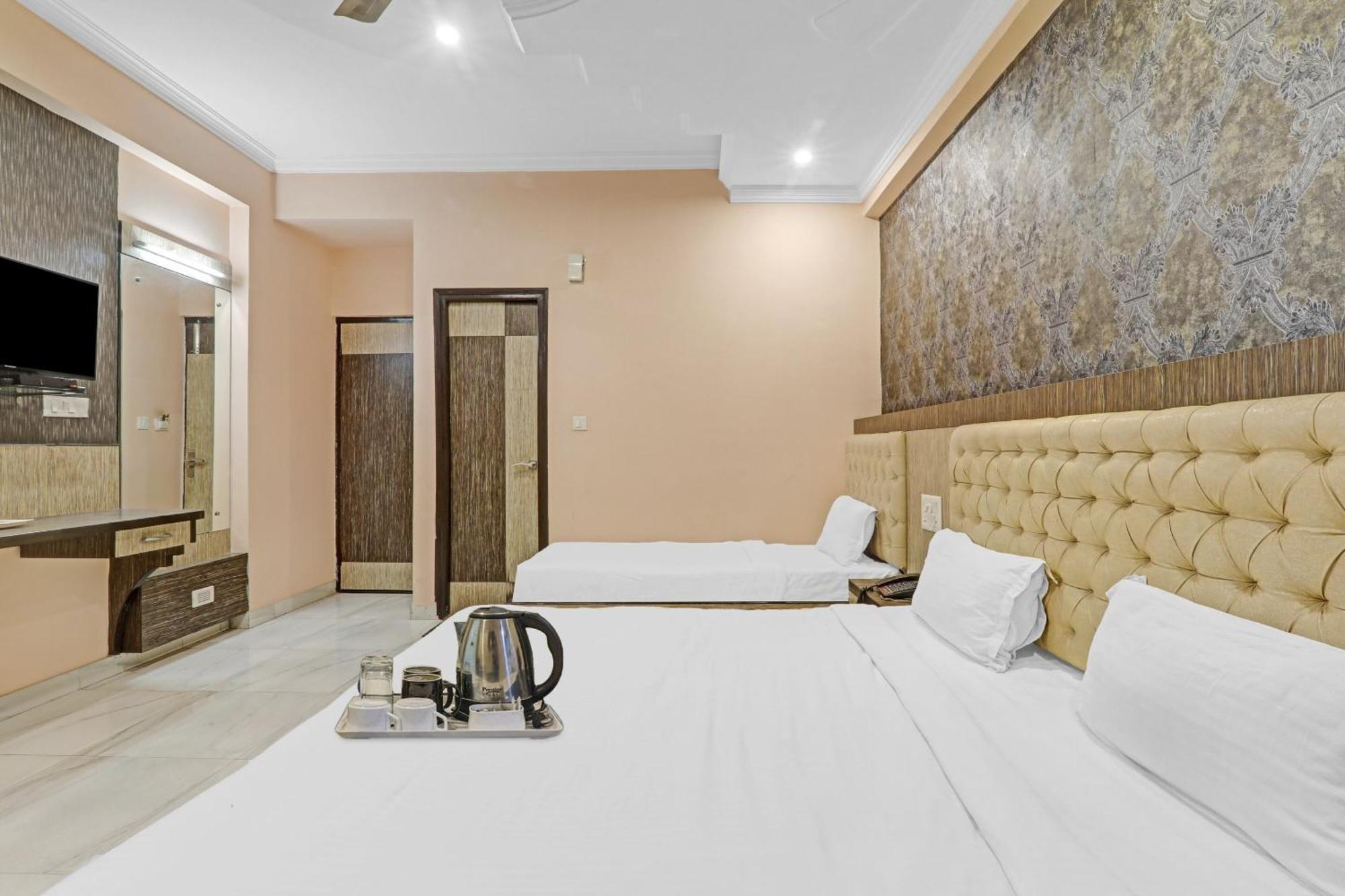 Super Capital O Townhouse Govinda Royal Hotel Kánpur Kültér fotó